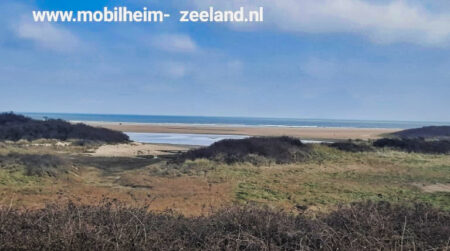 Eine phantastische Dünenlandschaft ion Nieuwvliet lädt zum Urlaub machen in Zeeland in Holland ein